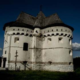 Церковь-крепость.